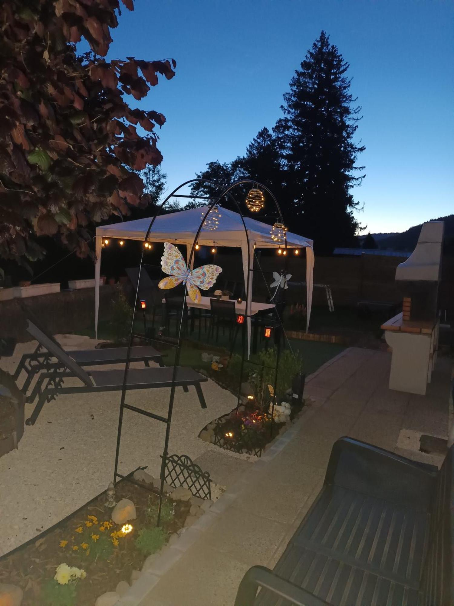 Monts Et Reves Bed & Breakfast Ramonchamp Bilik gambar